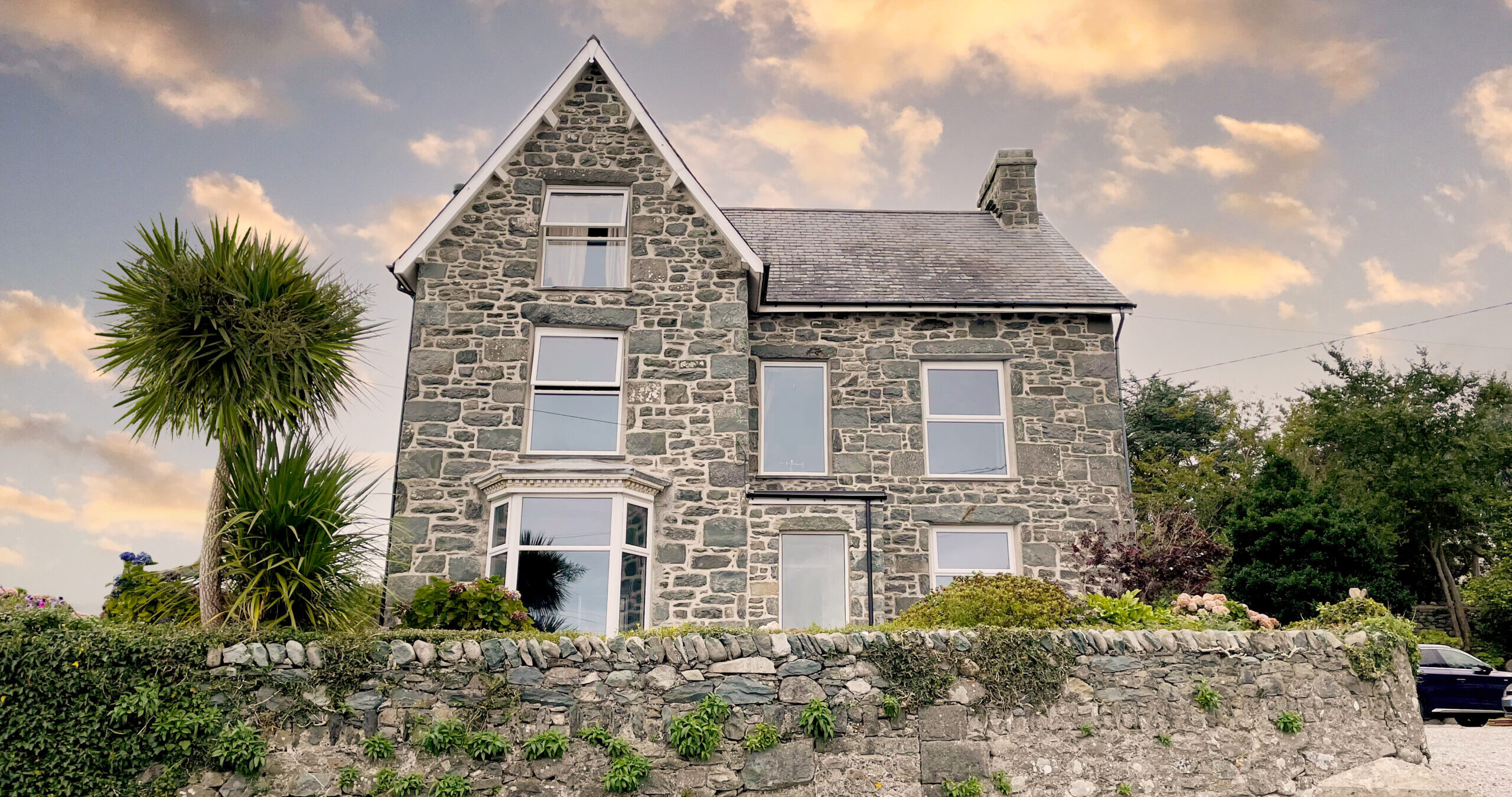 WONDERFUL HOLIDAY HOME IN DYFFRYN ARDUDWY